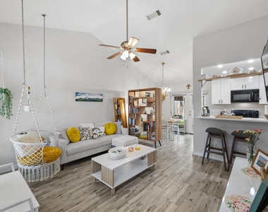 1015 E Yager Ln - Photo Thumbnail 1