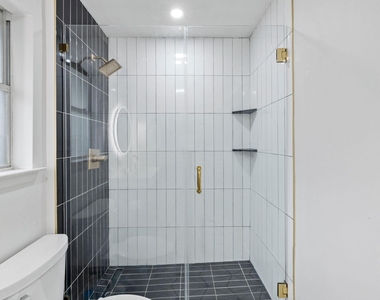 1015 E Yager Ln - Photo Thumbnail 25