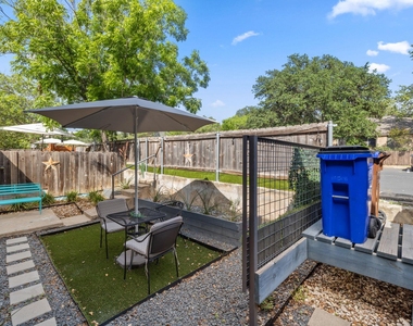 1015 E Yager Ln - Photo Thumbnail 28
