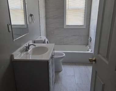 220 Poplar Avenue - Photo Thumbnail 2