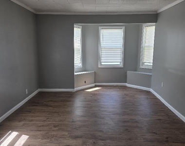 220 Poplar Avenue - Photo Thumbnail 1