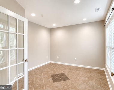 1743 Theale Way - Photo Thumbnail 2