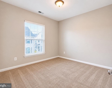 1743 Theale Way - Photo Thumbnail 23