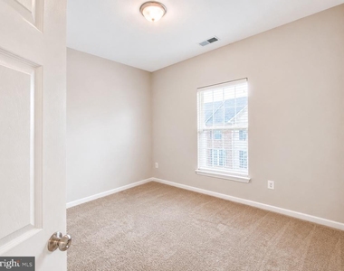 1743 Theale Way - Photo Thumbnail 25