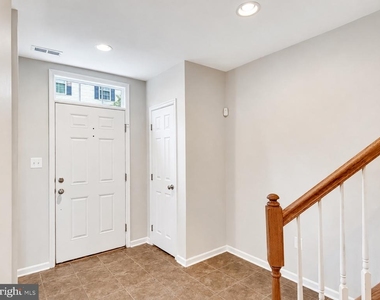 1743 Theale Way - Photo Thumbnail 3