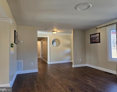 3300 Mount Airy Court - Photo Thumbnail 12