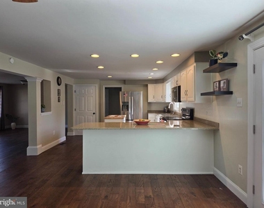 3300 Mount Airy Court - Photo Thumbnail 7