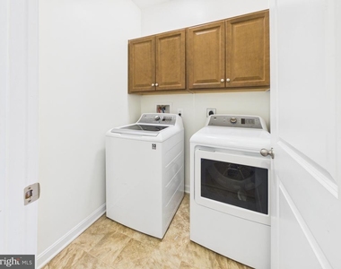 3527 Piney Woods Place - Photo Thumbnail 2