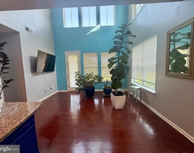 33339 Lone Cedar Landing - Photo Thumbnail 3