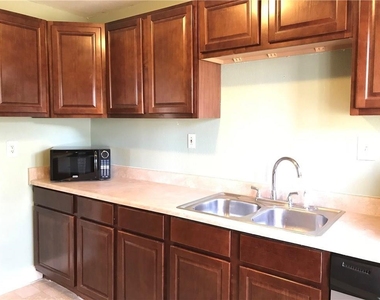 510 Harvey St - Photo Thumbnail 10