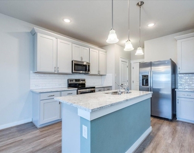 496 Fieldwood Dr - Photo Thumbnail 6