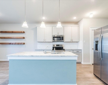 496 Fieldwood Dr - Photo Thumbnail 5