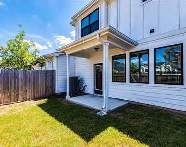 496 Fieldwood Dr - Photo Thumbnail 24