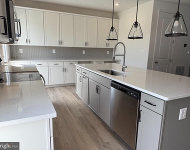 534 Rosemary Circle - Photo Thumbnail 3