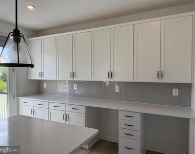 534 Rosemary Circle - Photo Thumbnail 6