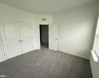 534 Rosemary Circle - Photo Thumbnail 14