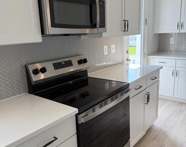 534 Rosemary Circle - Photo Thumbnail 4