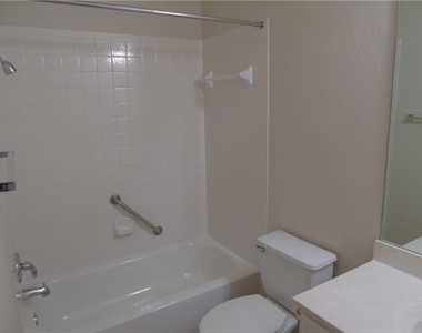 16100 S Great Oaks Dr - Photo Thumbnail 15