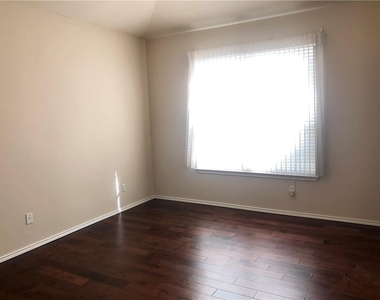 16100 S Great Oaks Dr - Photo Thumbnail 9