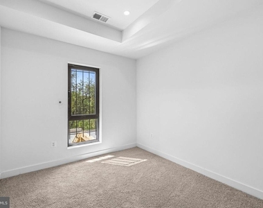 2532 Elvans Road Se - Photo Thumbnail 13