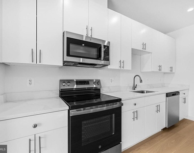 2532 Elvans Road Se - Photo Thumbnail 5