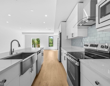 2532 Elvans Road Se - Photo Thumbnail 27