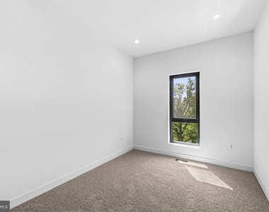 2532 Elvans Road Se - Photo Thumbnail 37