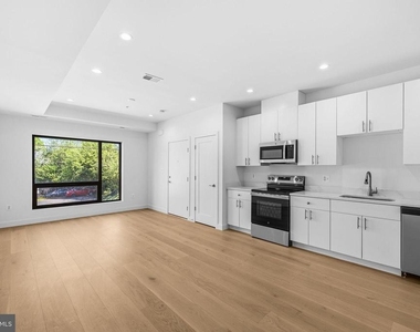 2532 Elvans Road Se - Photo Thumbnail 2