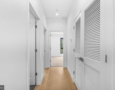 2532 Elvans Road Se - Photo Thumbnail 8