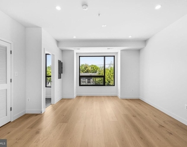 2532 Elvans Road Se - Photo Thumbnail 30