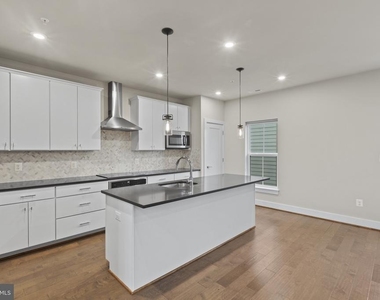 7225 Georgia Avenue Nw - Photo Thumbnail 9