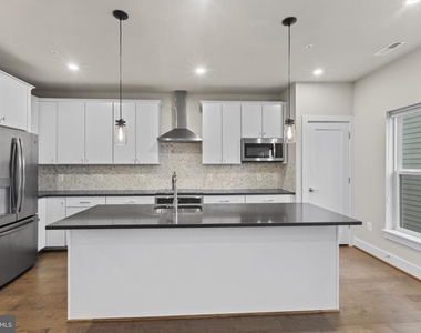 7225 Georgia Avenue Nw - Photo Thumbnail 10
