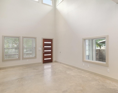 3202 Merrie Lynn Ave - Photo Thumbnail 6