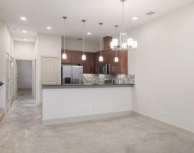 3202 Merrie Lynn Ave - Photo Thumbnail 10
