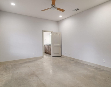 3202 Merrie Lynn Ave - Photo Thumbnail 12