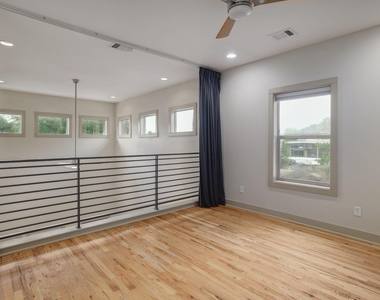 3202 Merrie Lynn Ave - Photo Thumbnail 16