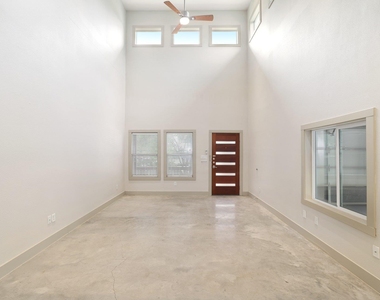 3202 Merrie Lynn Ave - Photo Thumbnail 4