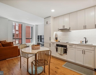 1211 Van Street Se - Photo Thumbnail 2