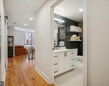 1211 Van Street Se - Photo Thumbnail 7