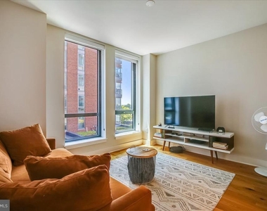 1211 Van Street Se - Photo Thumbnail 4