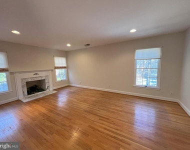 5179 Macomb Street Nw - Photo Thumbnail 9