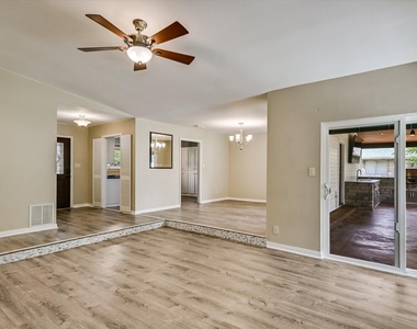 11711 Three Oaks Trl - Photo Thumbnail 4
