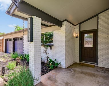11711 Three Oaks Trl - Photo Thumbnail 2