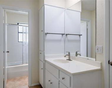 611 Lido St - Photo Thumbnail 23