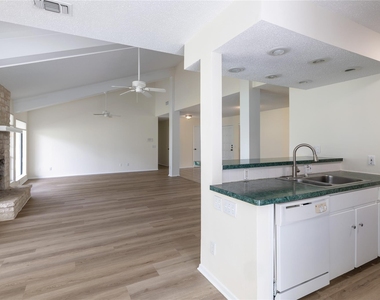 611 Lido St - Photo Thumbnail 11