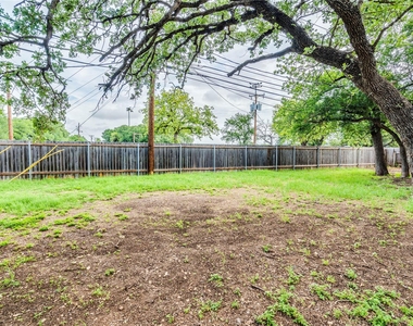 1306 Glenda Dr - Photo Thumbnail 20