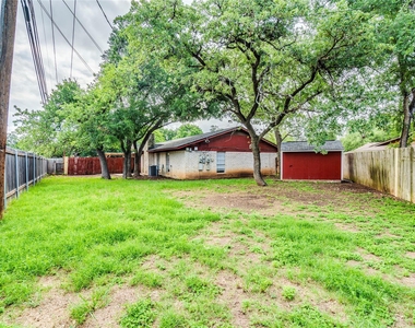 1306 Glenda Dr - Photo Thumbnail 19