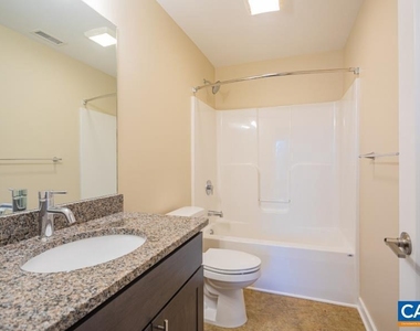 630 Park St - Photo Thumbnail 7