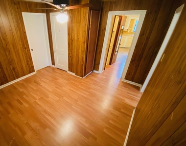 365 E Irby St - Photo Thumbnail 17