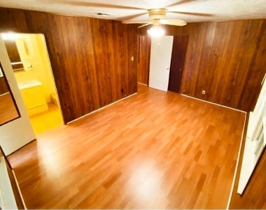 365 E Irby St - Photo Thumbnail 20
